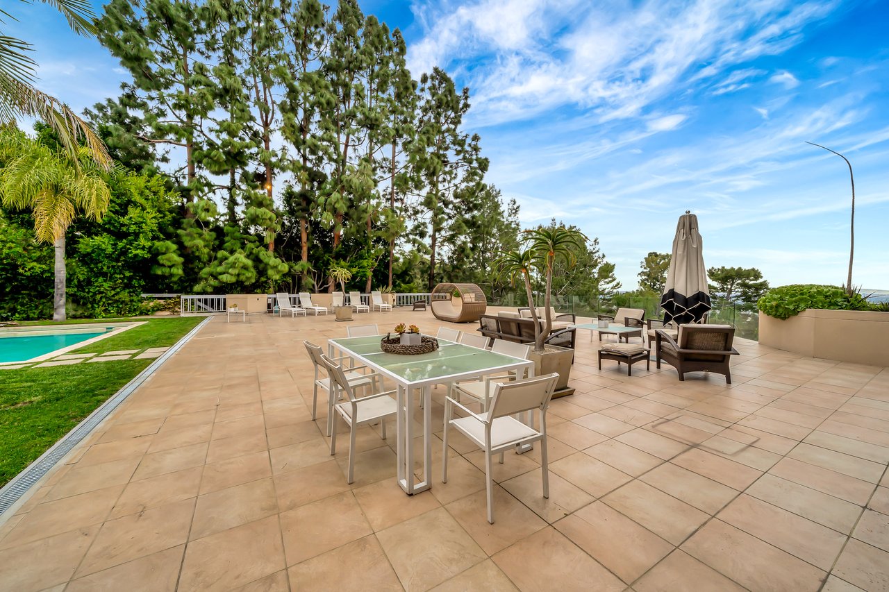 Trousdale Hideaway 🛰️