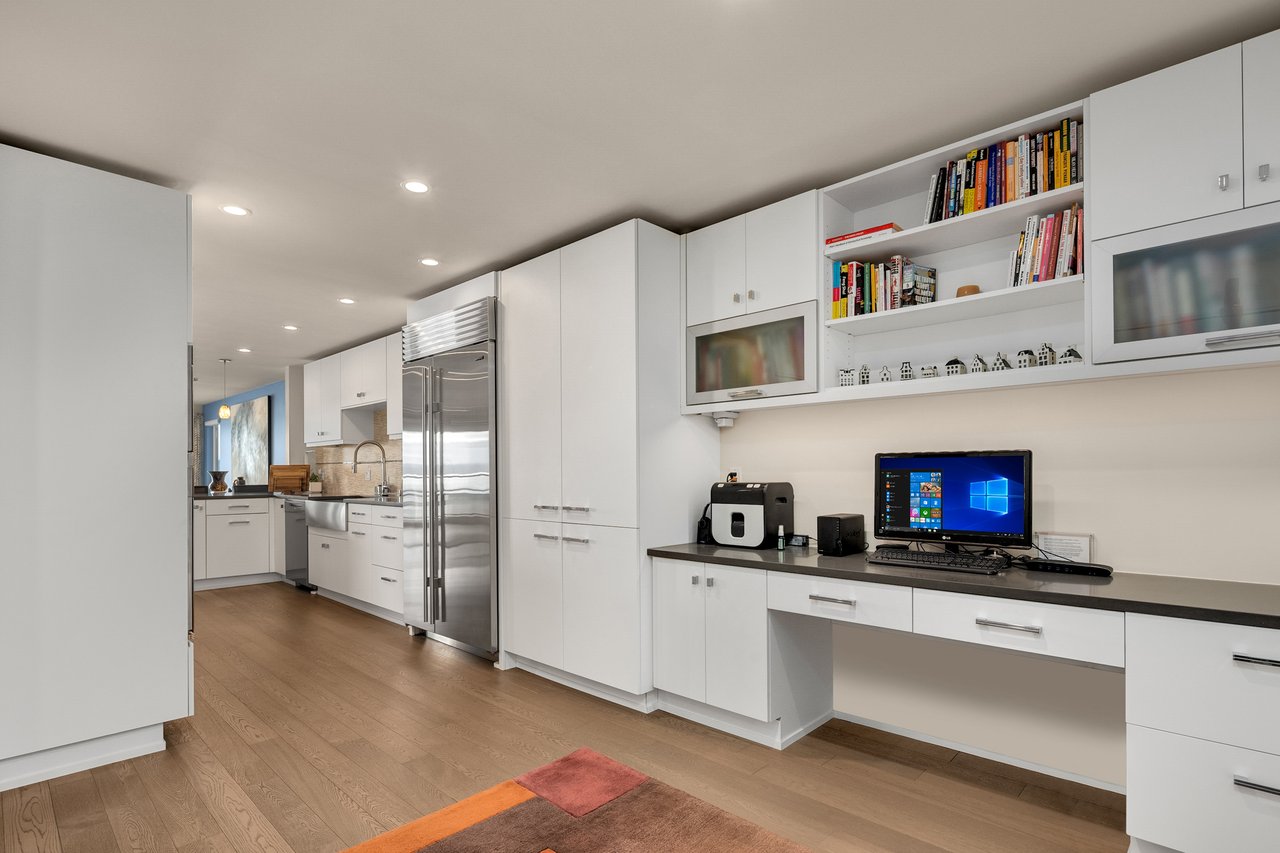 827 Lake Street S Unit: 205