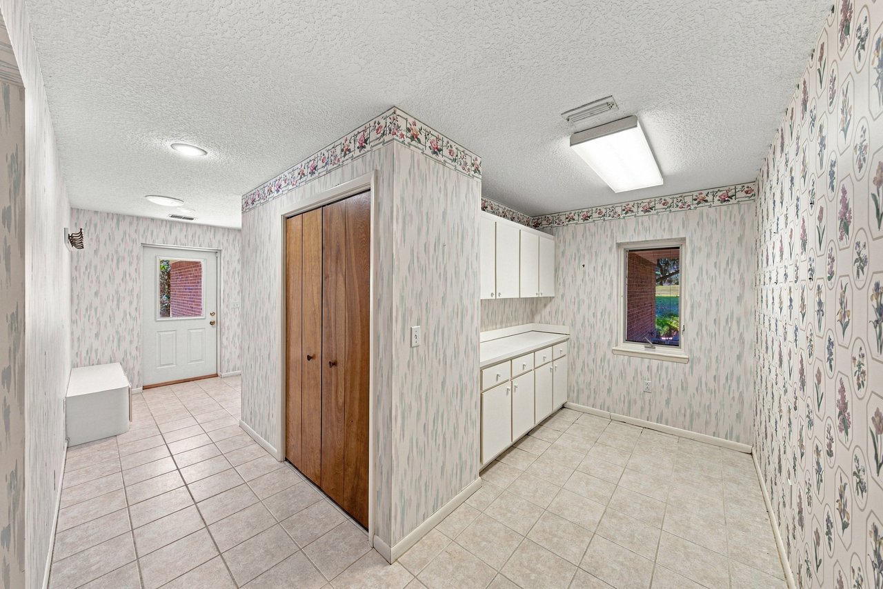 18728 LAKE IOLA RD