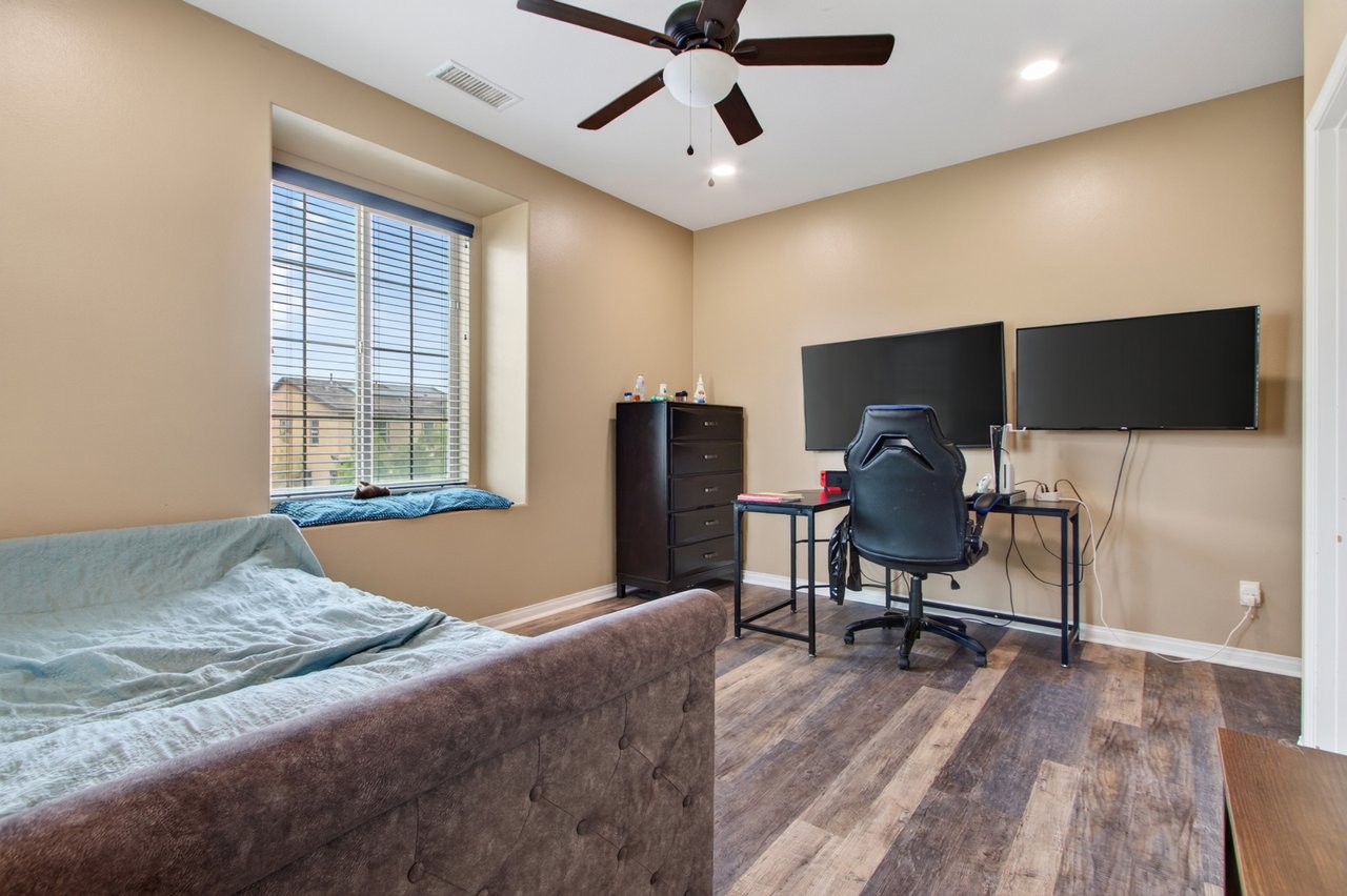 27867 Huron Ct