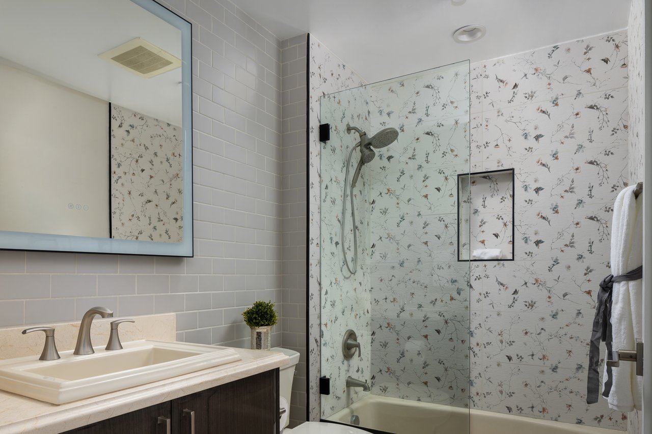 140 E RIO SALADO Parkway 1101