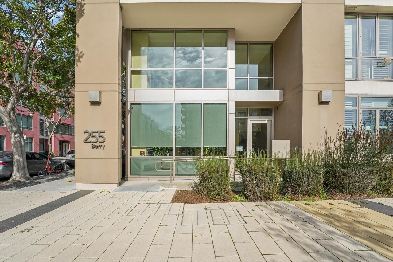 255 Berry St #512