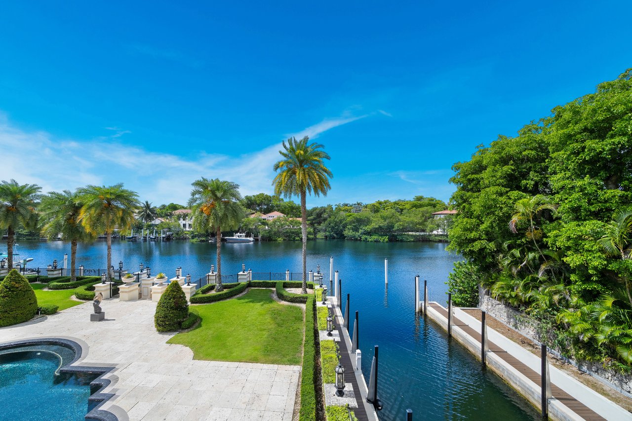 Edgewater Drive Estate