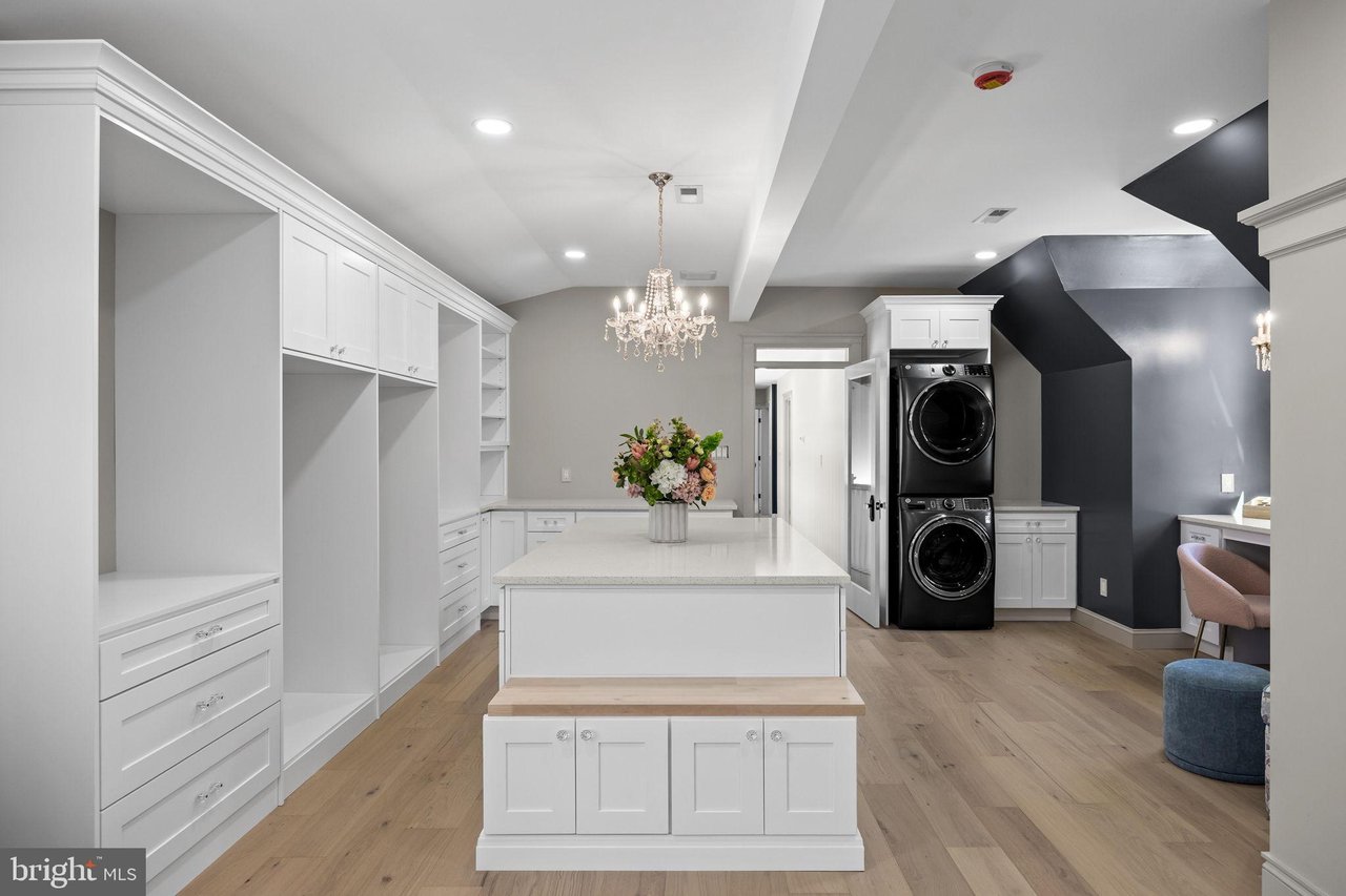 136 W Centennial Drive