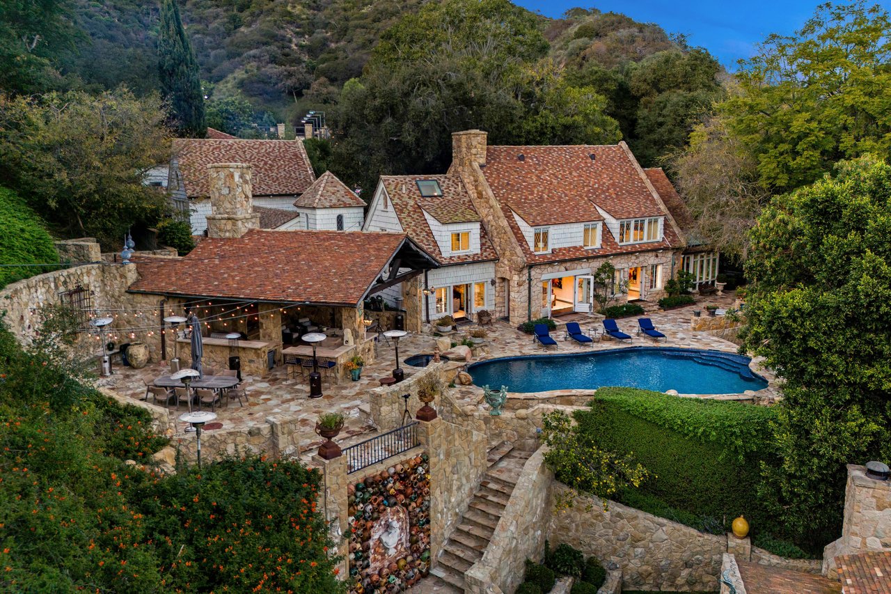 9631 Cedarbrook Dr