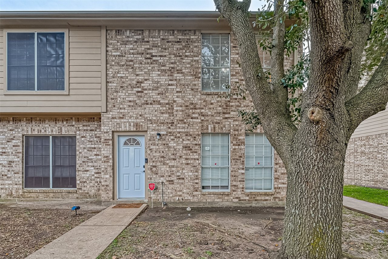 1081 Birnham Woods Blvd