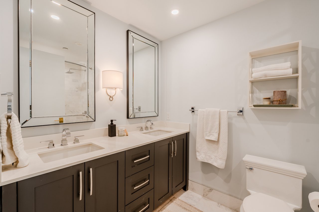 TH2-1331 Queen St E