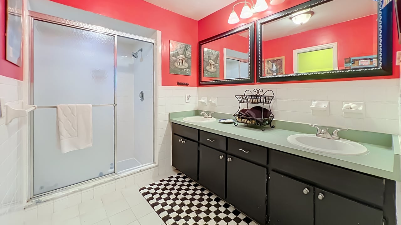 Winter Park Vias Traditonal 5-Bedroom Home near Racquet Club