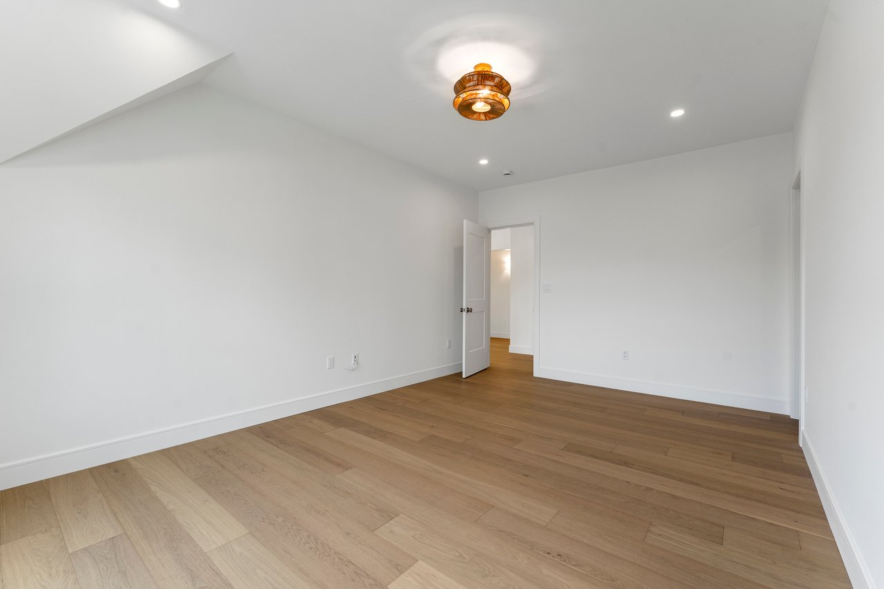 229 Bogert Pl