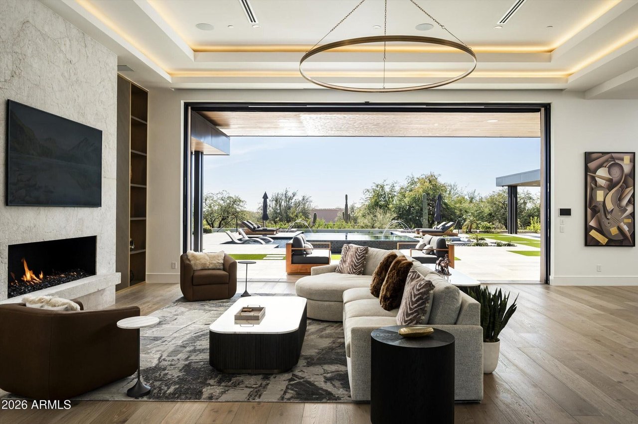 9245 E RIMROCK Drive