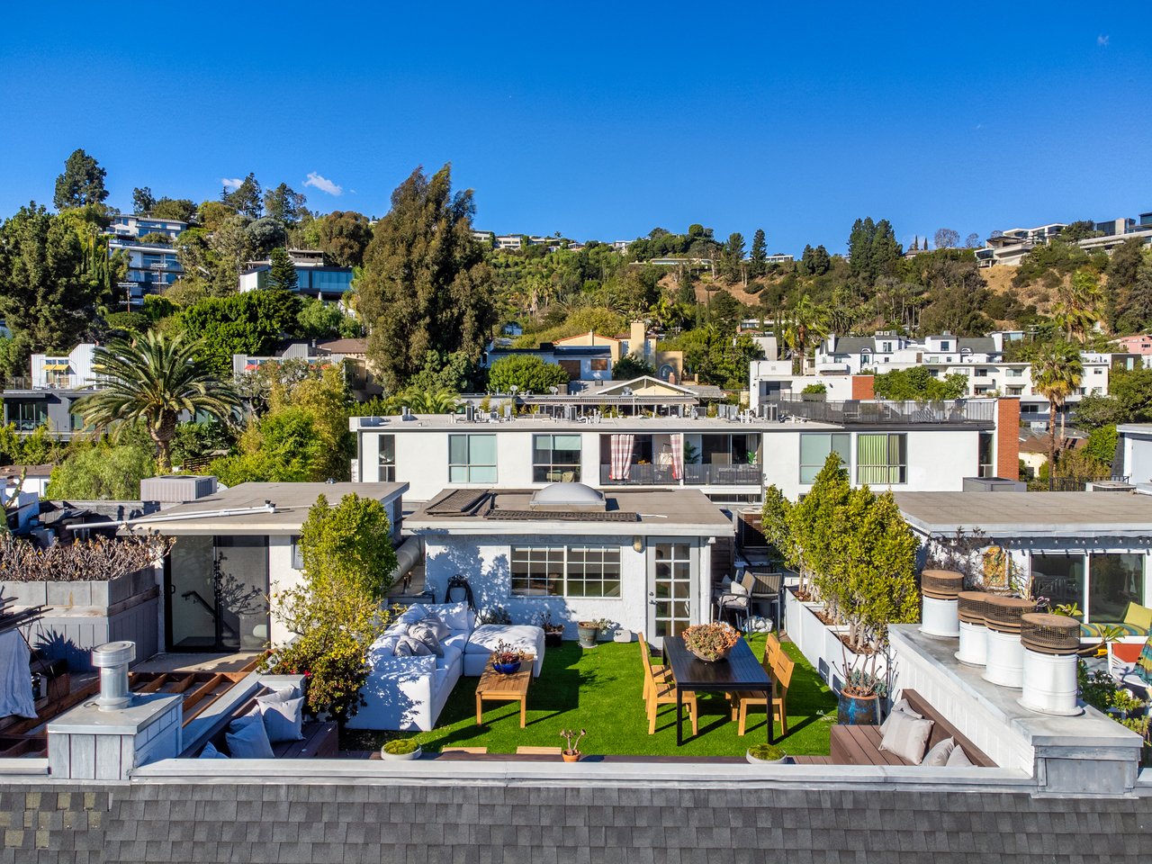 1133 N Clark St Unit: 303