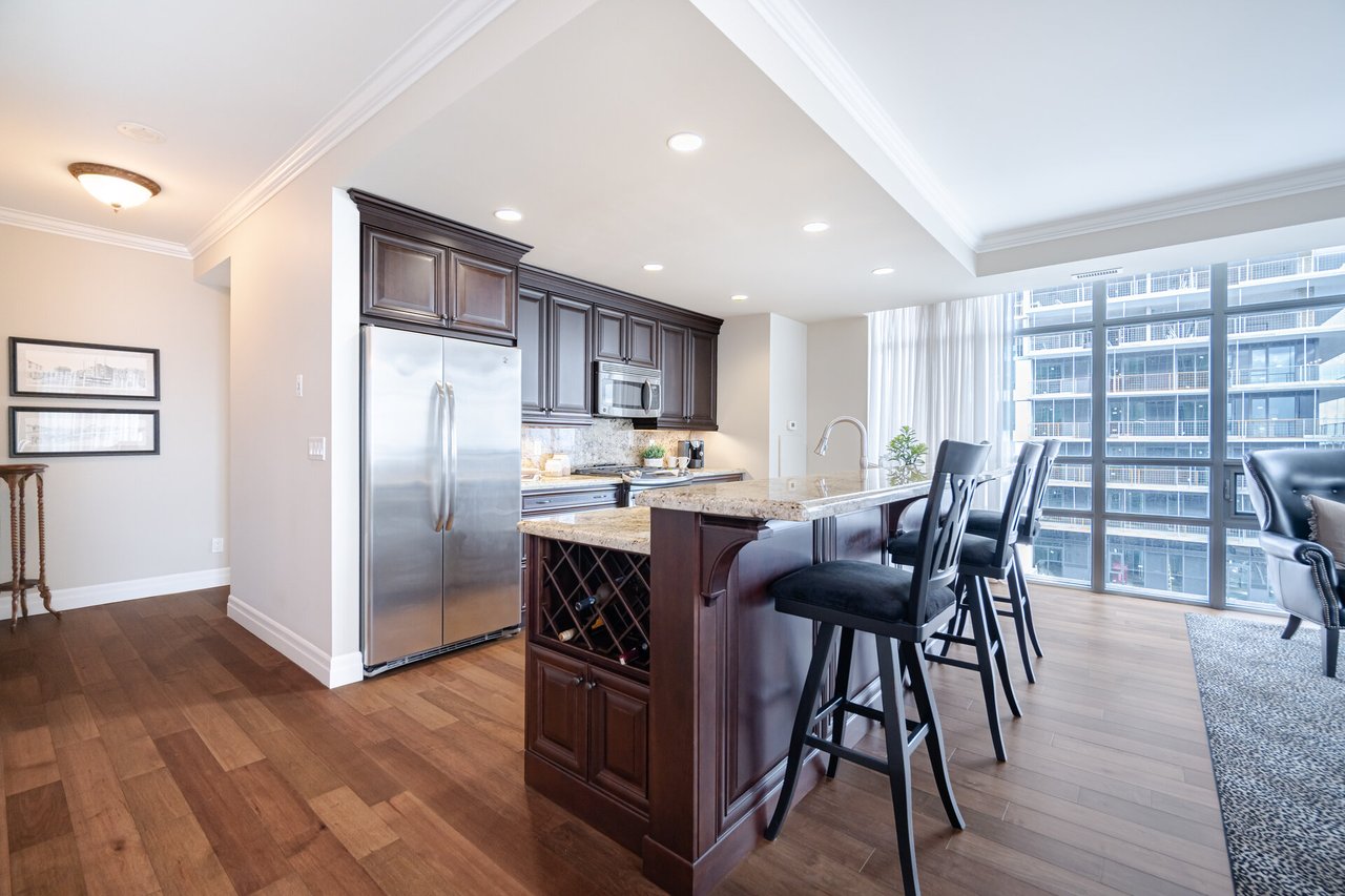 205 - 30 HAMILTON STREET S