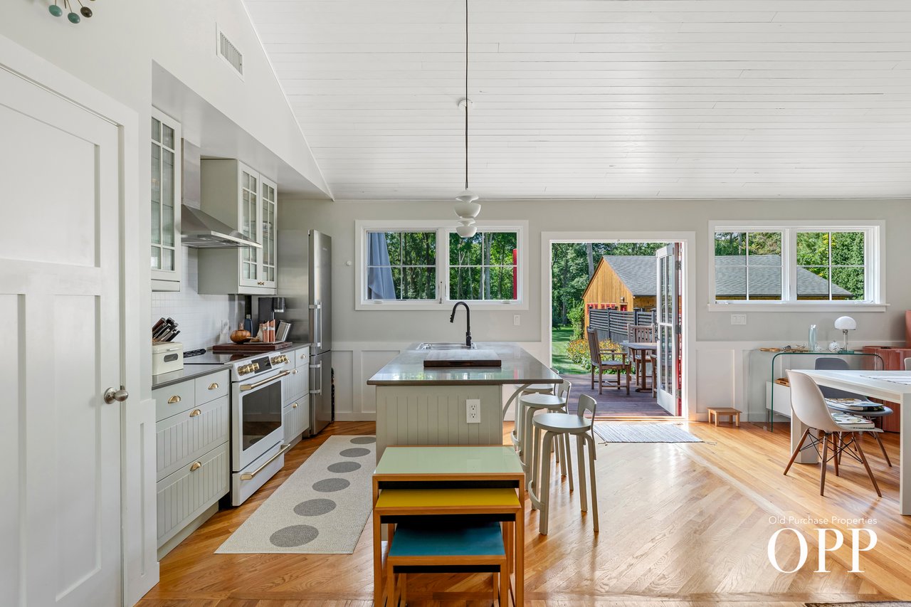 Impeccable Living on Nearly One Acre