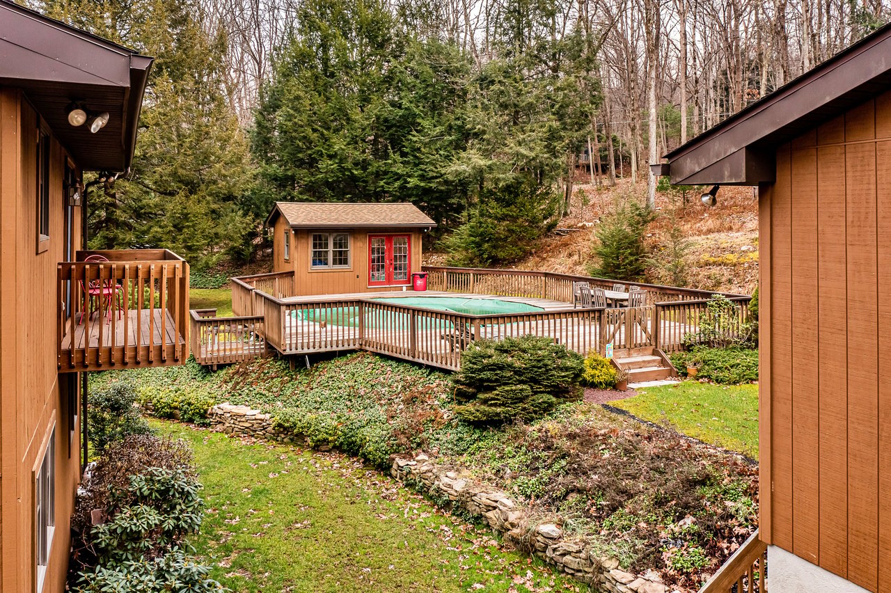2716 Mountain Road