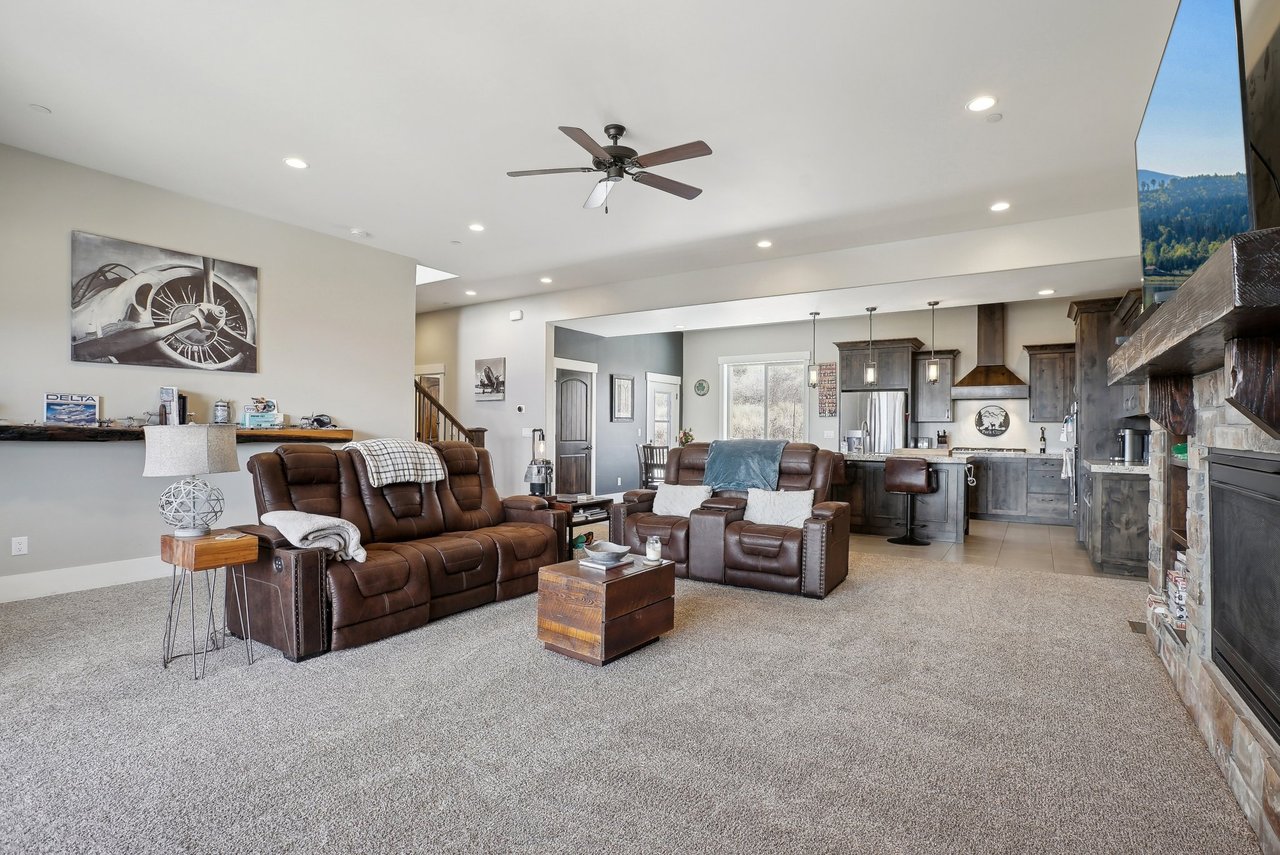 1713 E Viewside Cir