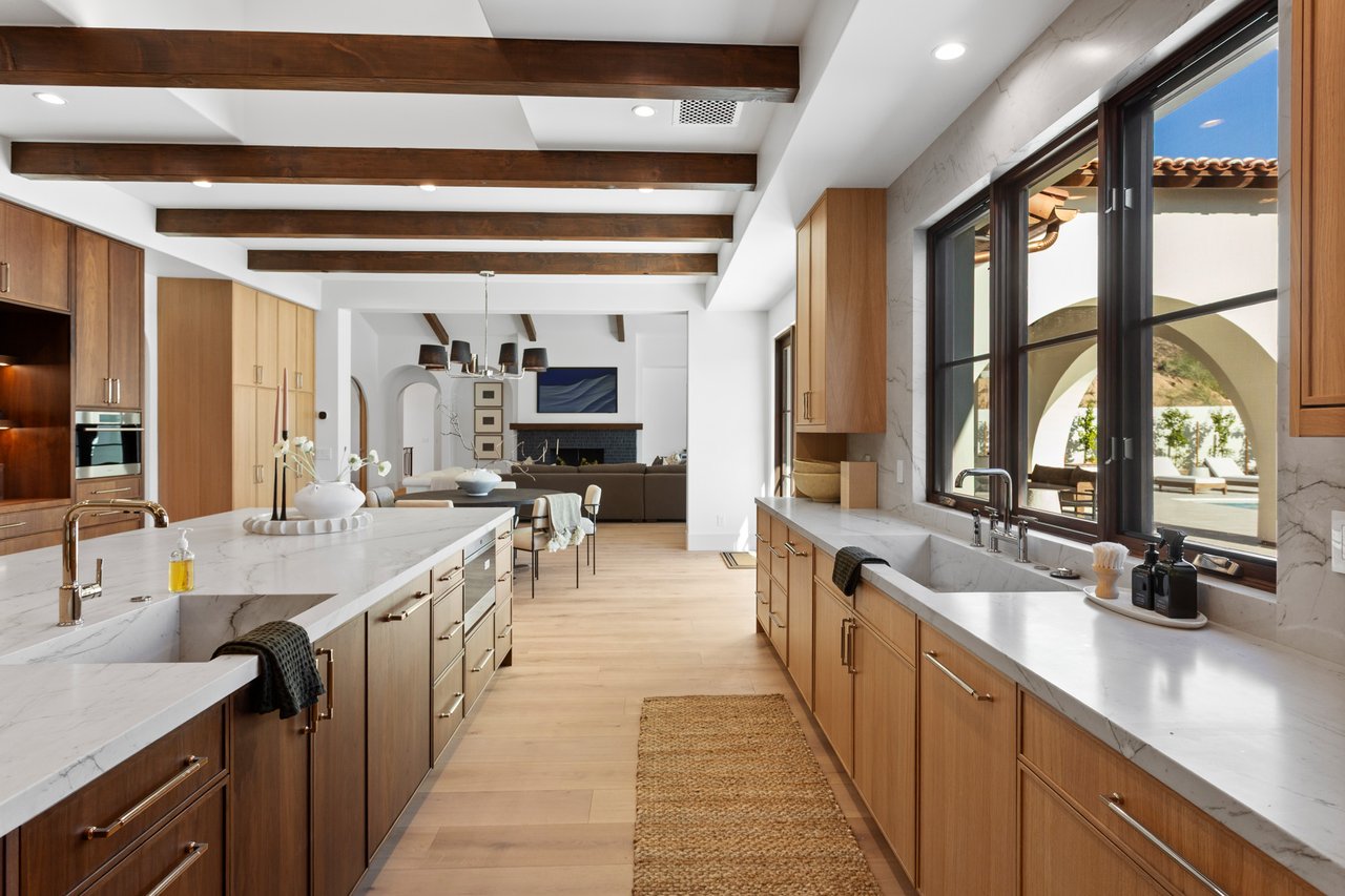 4605 E ROCKRIDGE Road