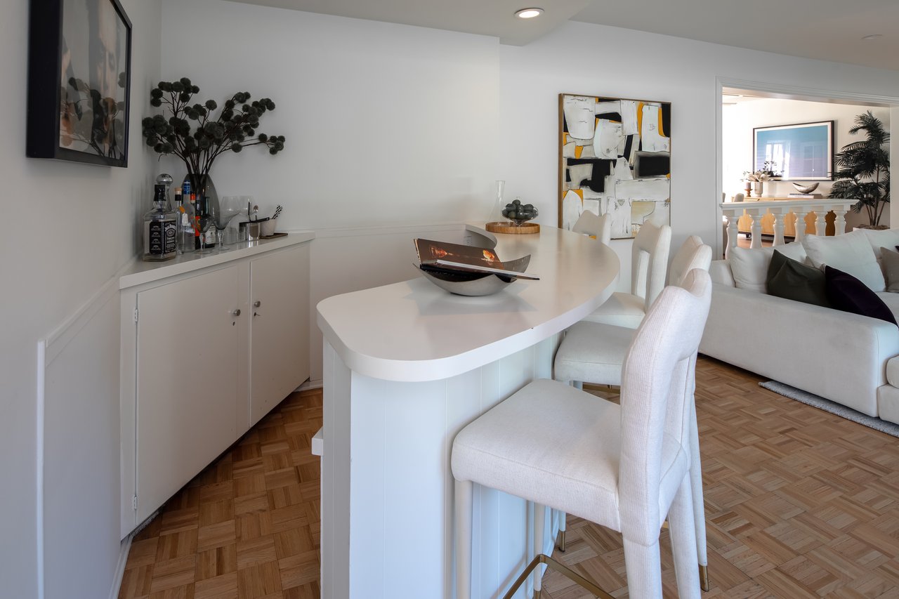 712 Walden Dr, Beverly Hills