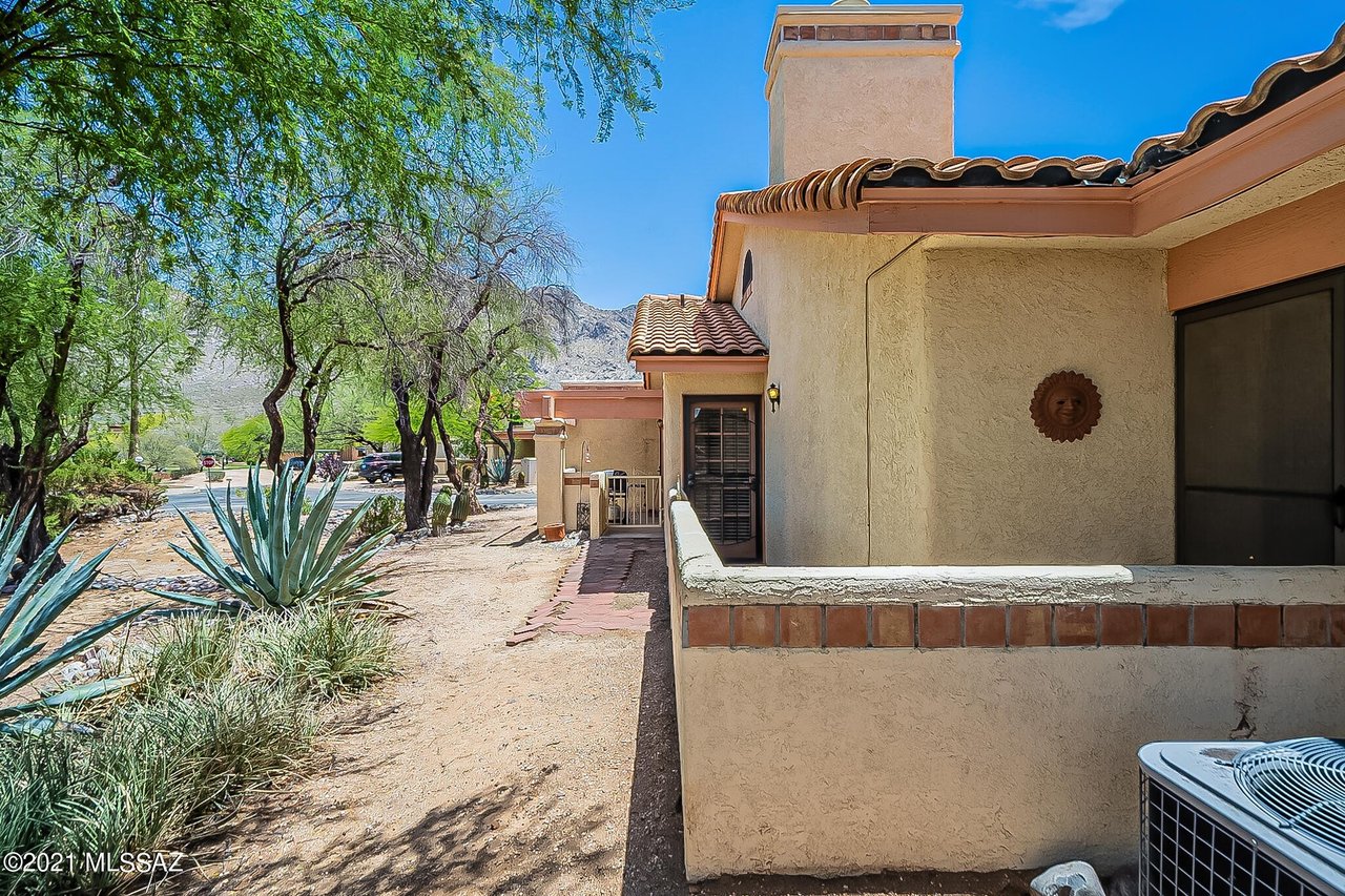 217 E Horizon Cir