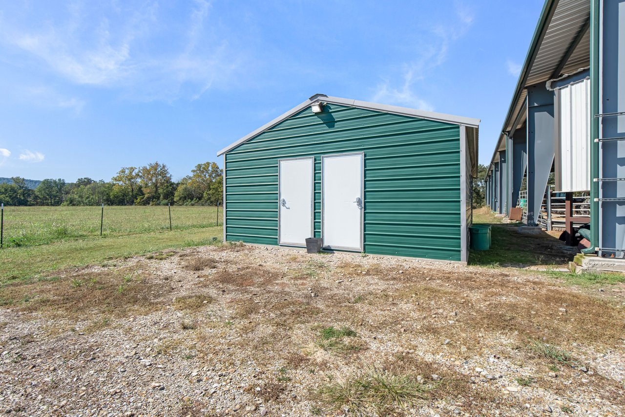 185 Acre Horse and Cattle Ranch