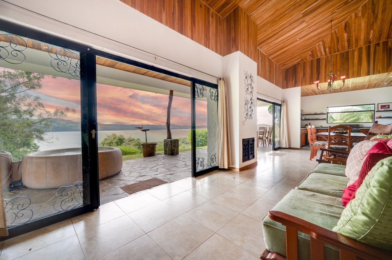 Casa Blanca | Multi-Villa Estate with Lake Views - Nuevo Arenal