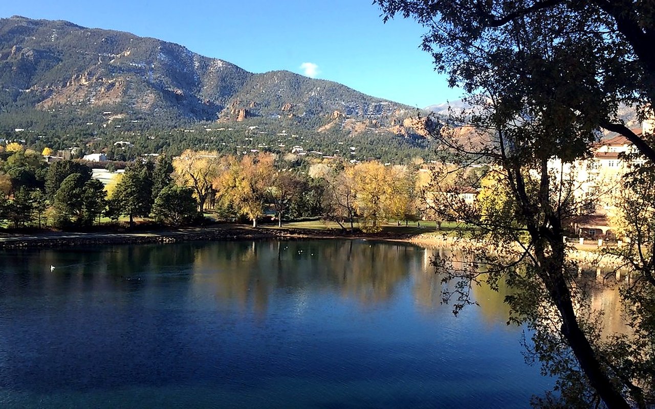 A History Lover’s Guide to Broadmoor, CO: Exploring the Past of This Iconic Neighborhood