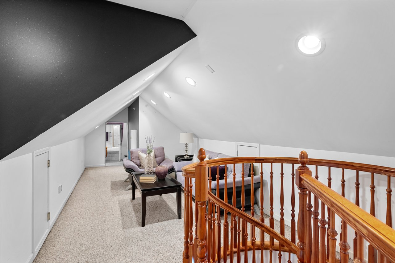7 Hillside Court