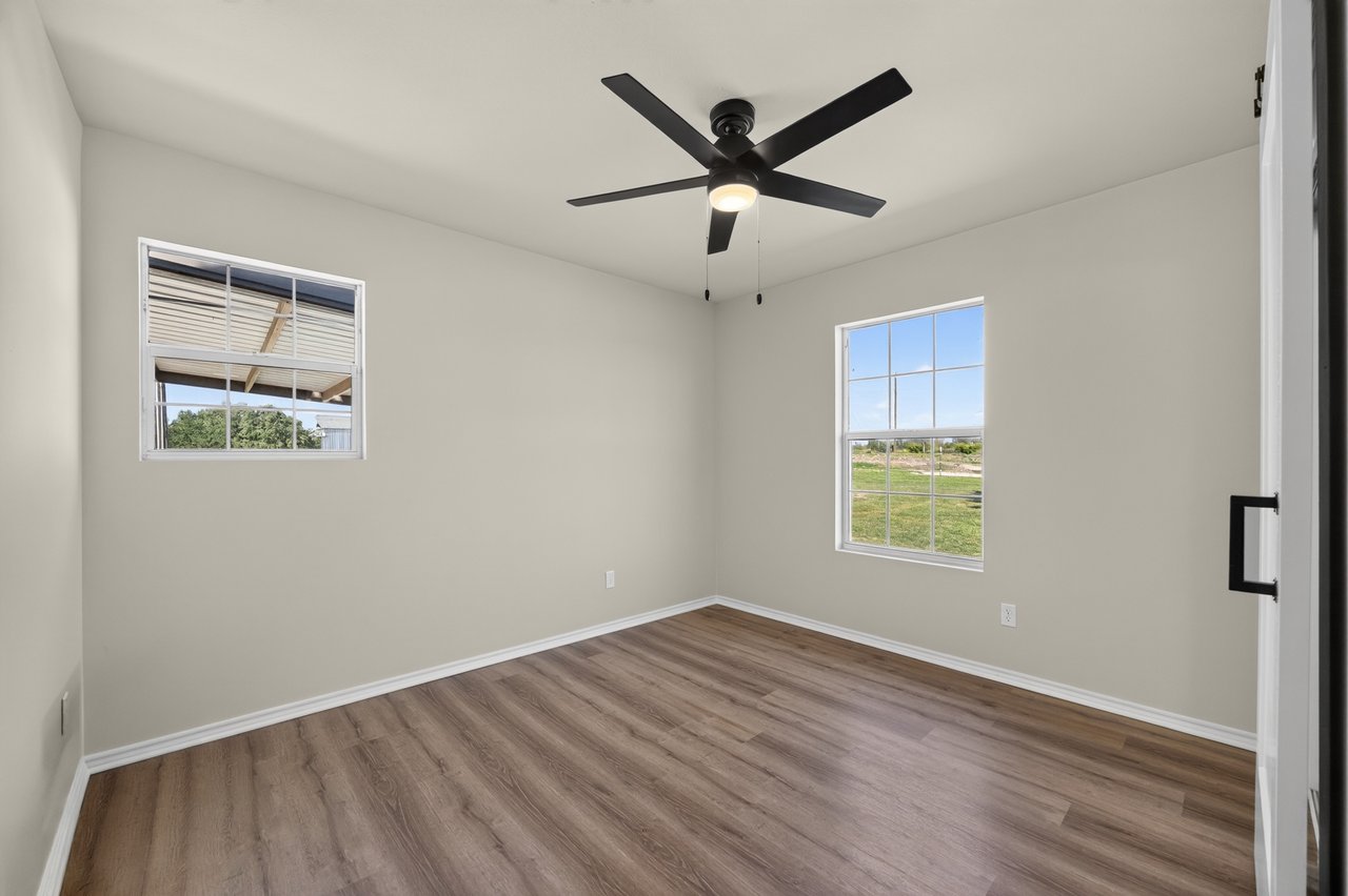 277 Private Road 1611