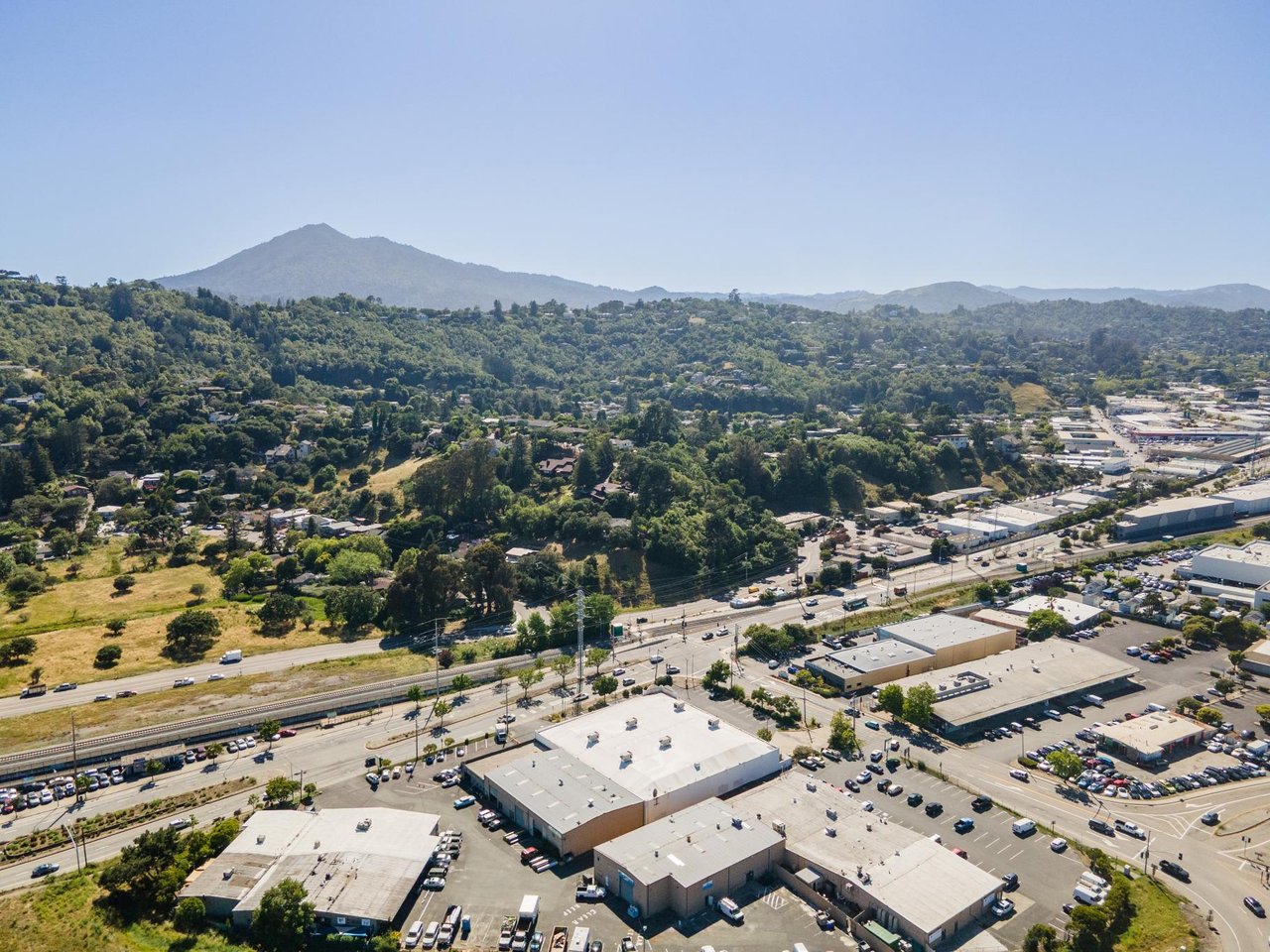 Retail Building For Lease 