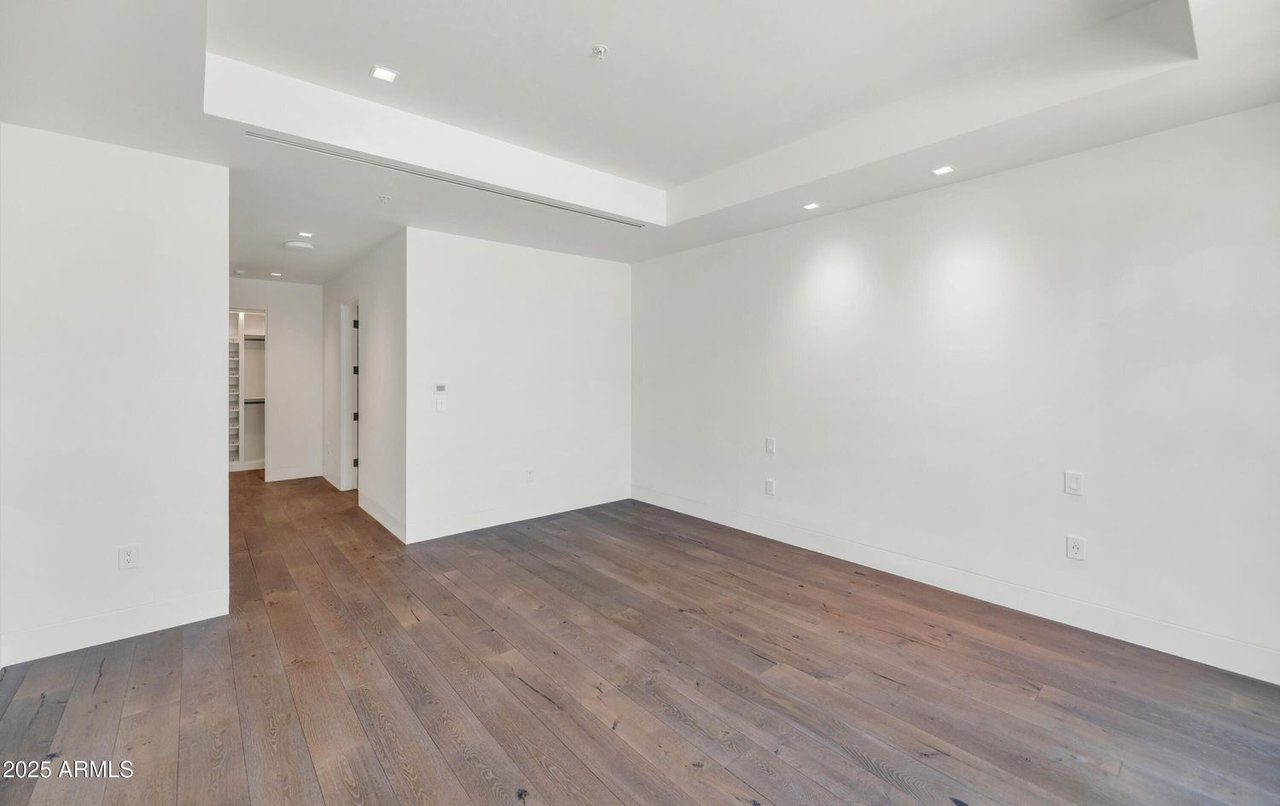 6587 N Palmeraie Blvd, #1051