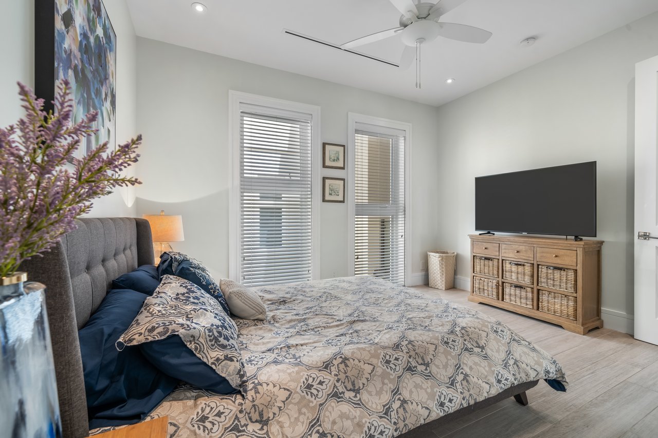 Penthouse 9 - Thirty Six