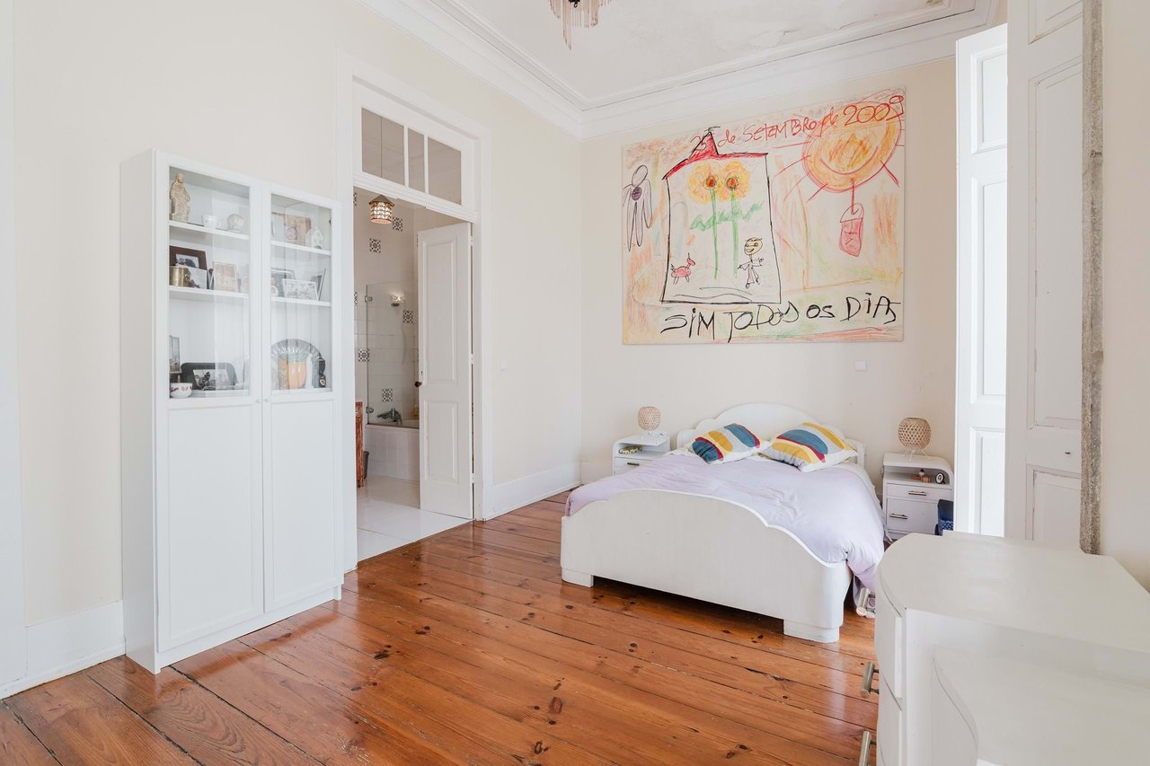 Beautifully Restored Townhouse Property with license for Short-Term rental in Bonfim, Porto