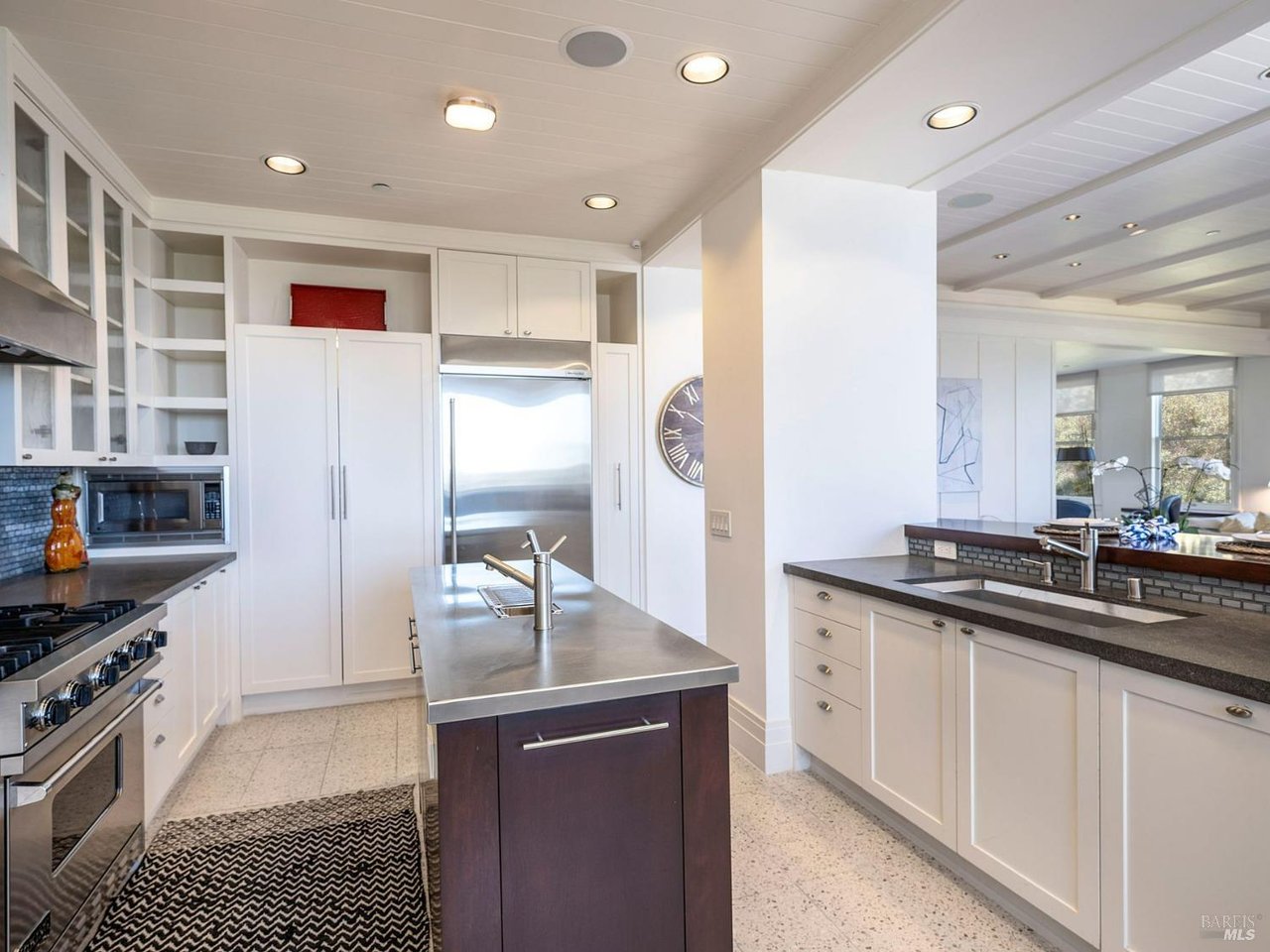105 Bulkley Ave