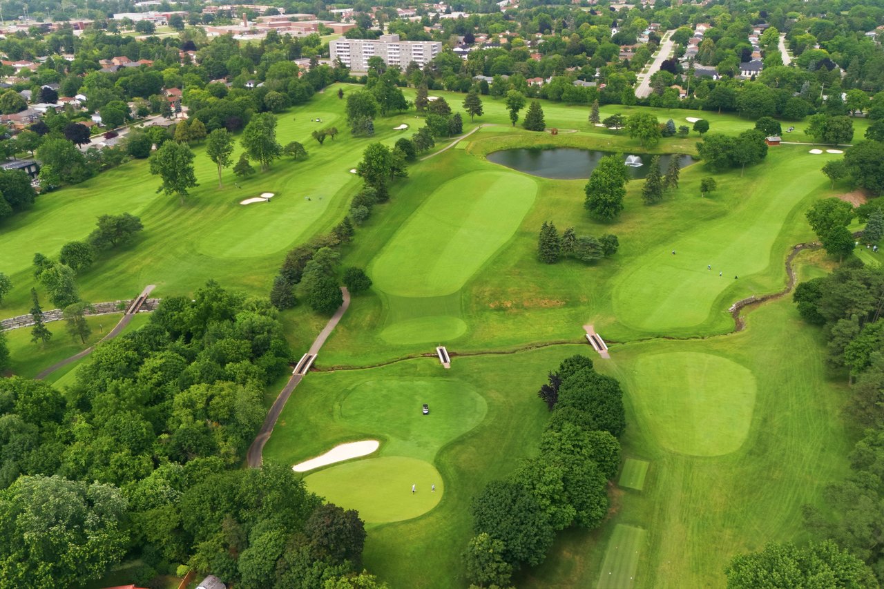 Rare Court Location on Oakville Golf Course