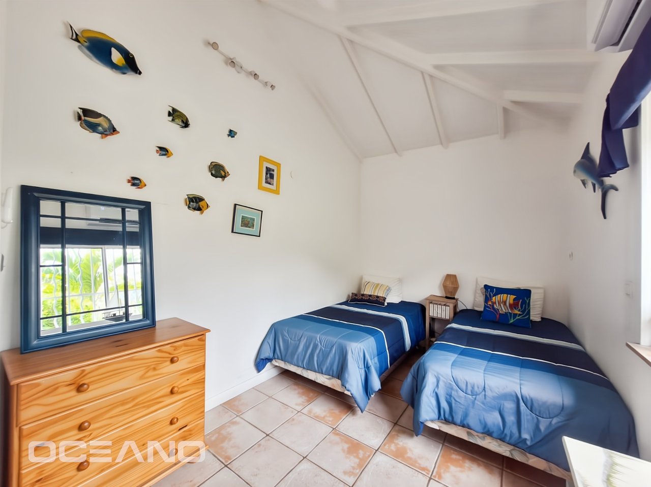 2-Bedroom Apartment with Sea View – Oyster Pond