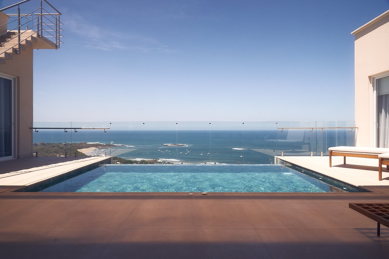 Residencia La Vista Tower C – Penthouse 701 | Elevated Ocean-View Living in Playa Tamarindo
