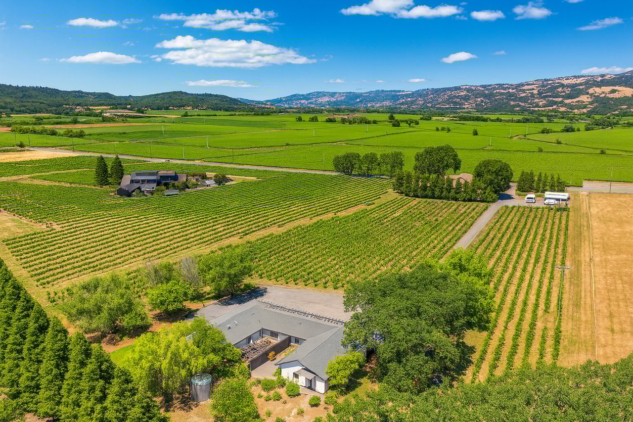 725 Lytton Station