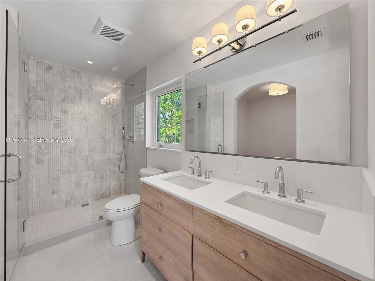 7360-sw-128-street-pinecrest-home-for-sale-bathroom