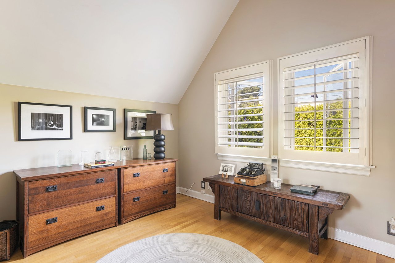 2536 Beverley Ave, Santa Monica 