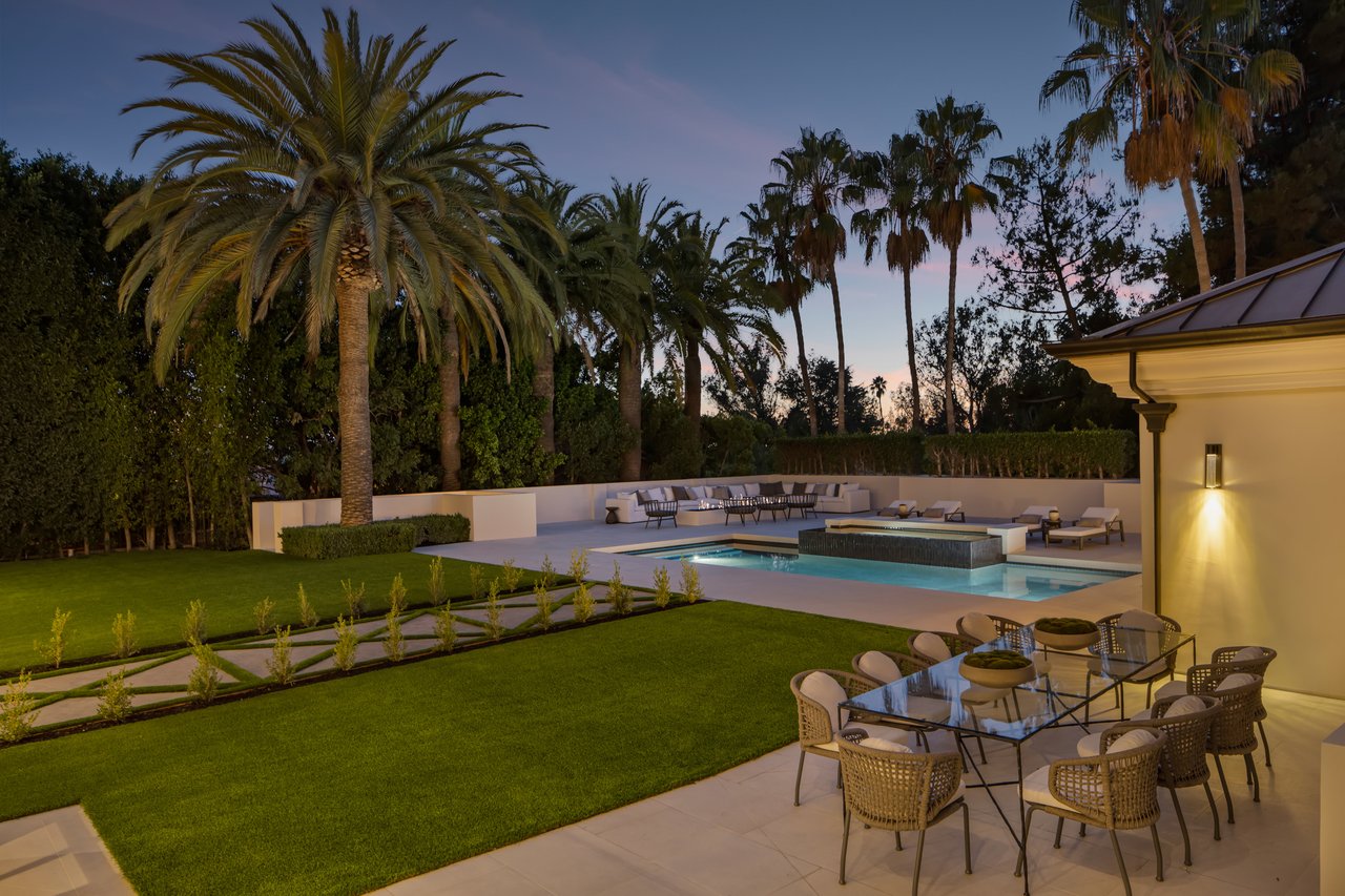 917 N Crescent Dr, Beverly Hills