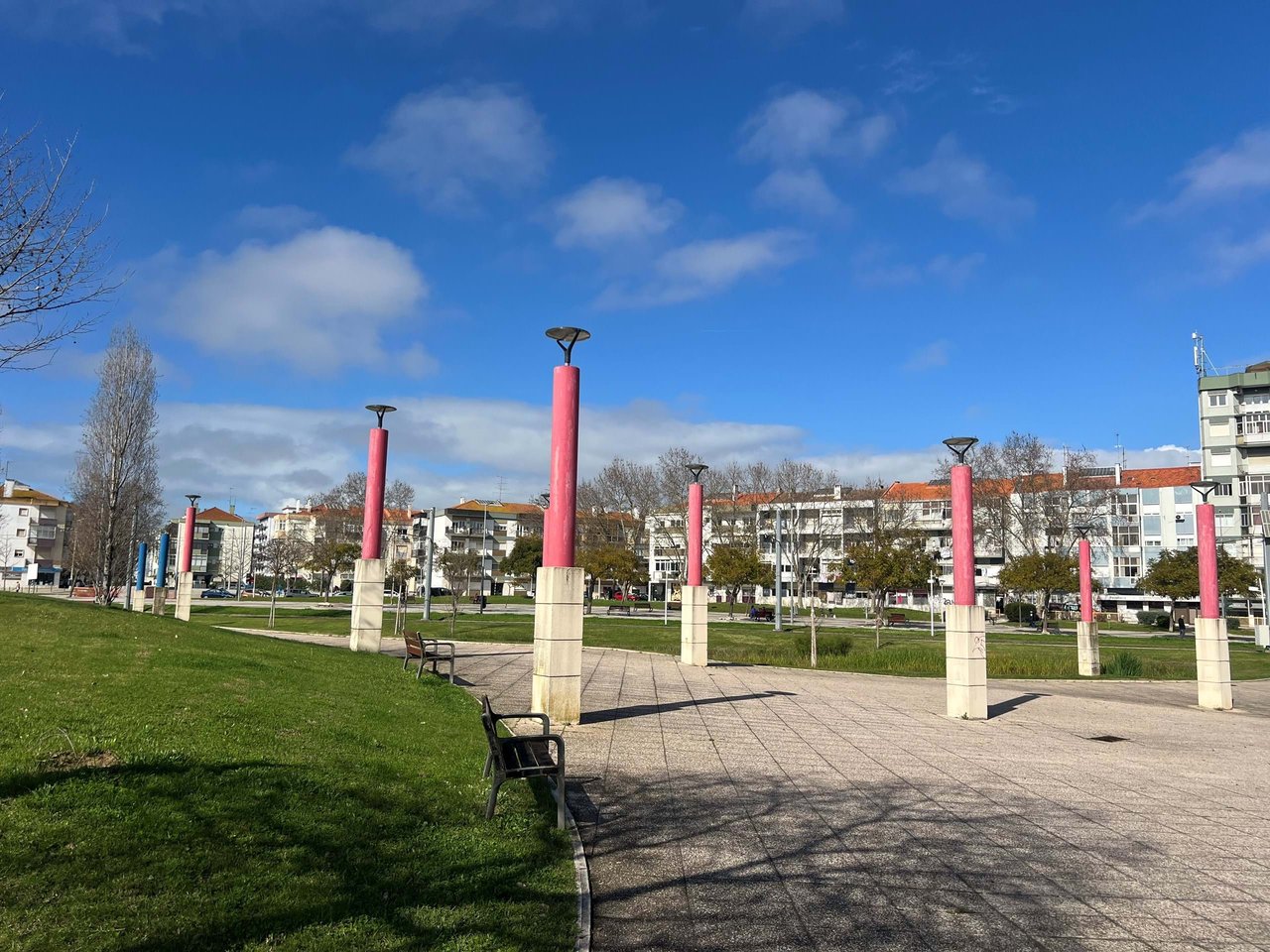 Prime Commercial Space Near Lisbon – Tenant in Place – 5% Annual Return