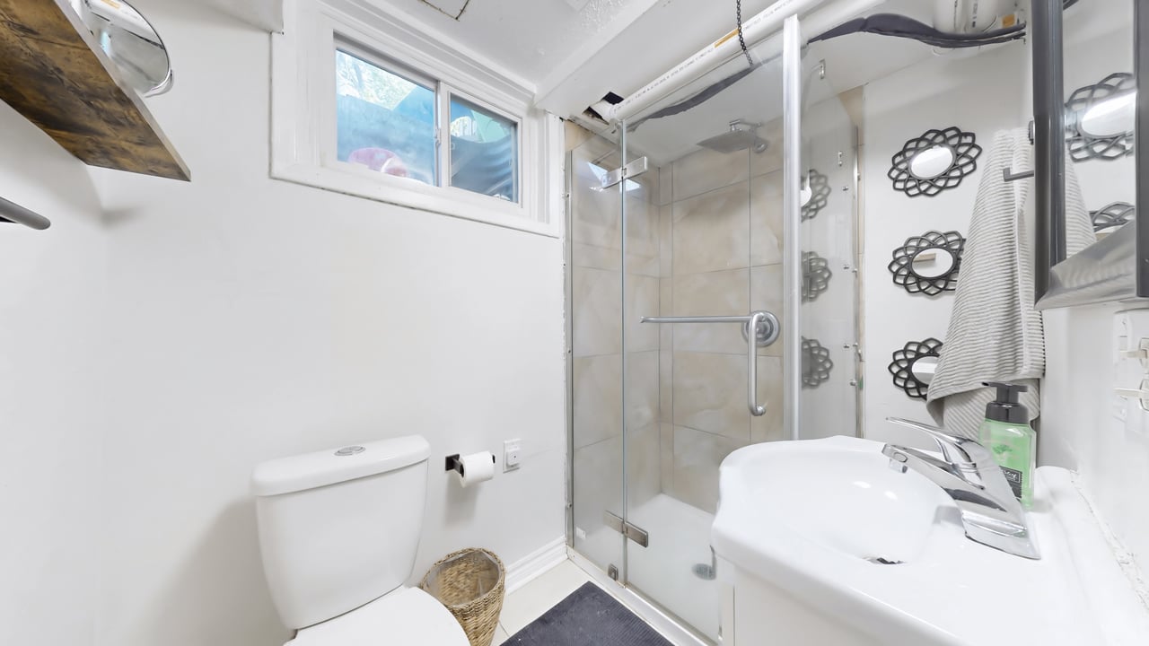 52 Adelaide Street Unit:32