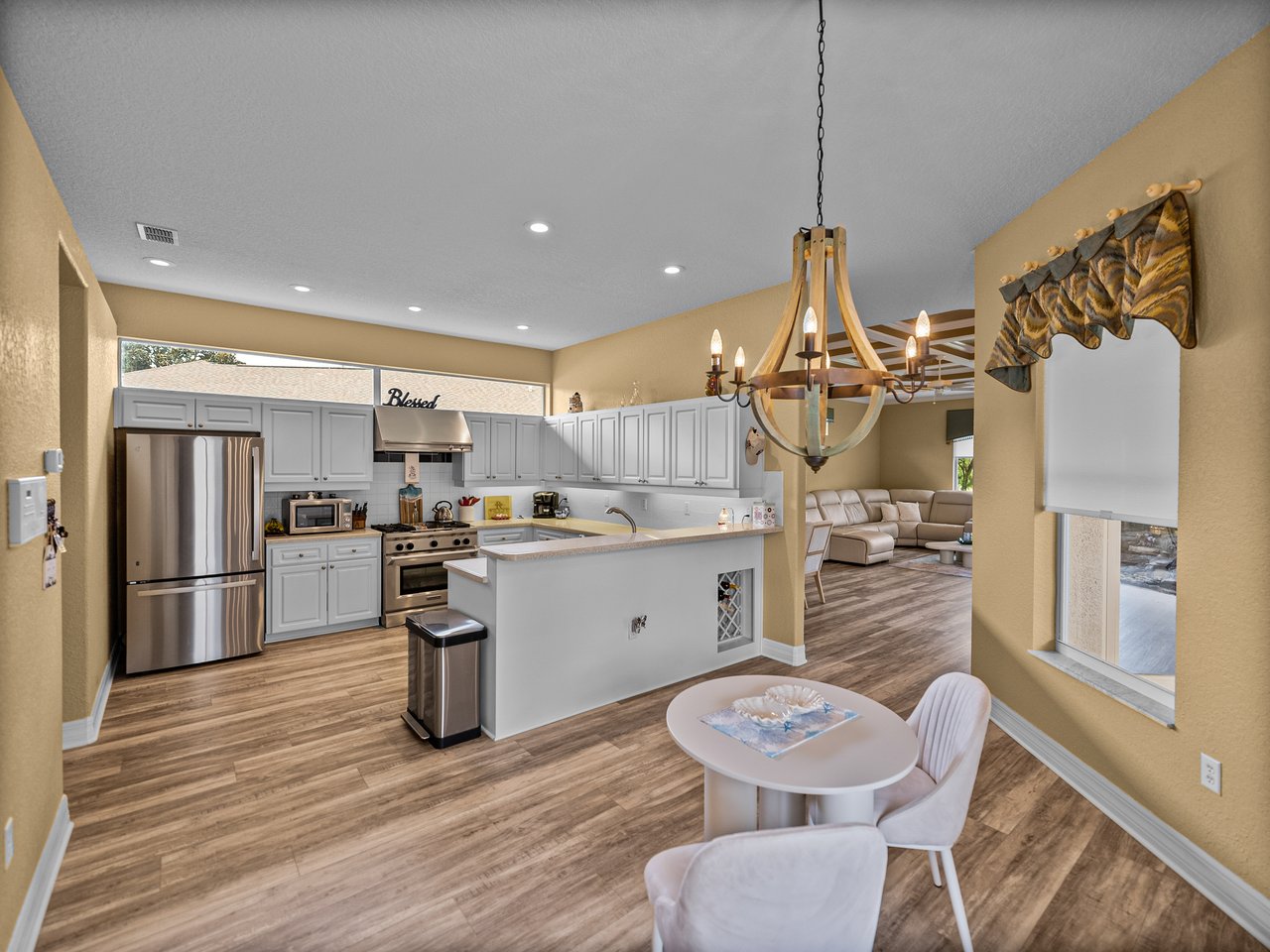12413 WOODLANDS CIR