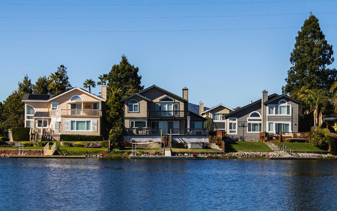 Toluca Lake