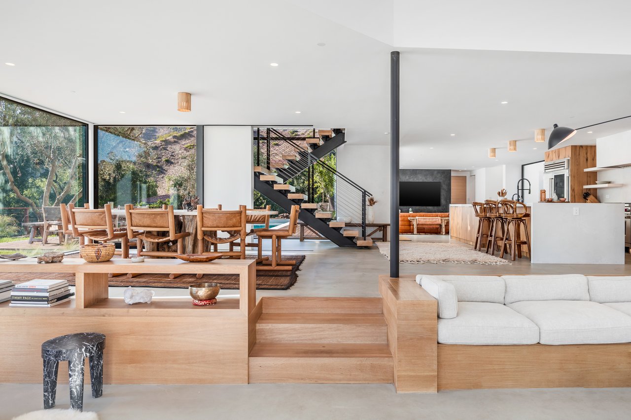 3226 Serra Rd, Malibu