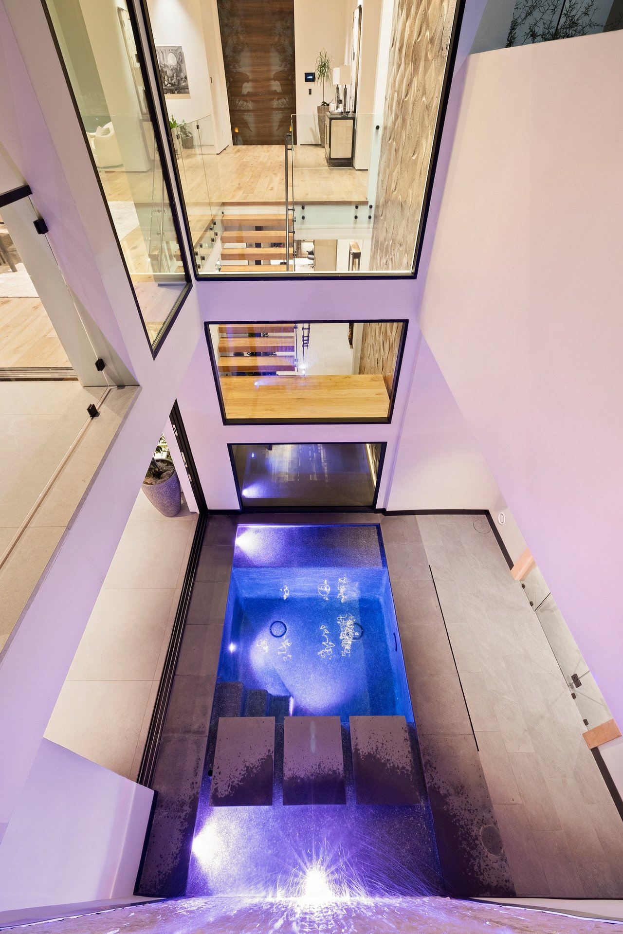 9211 Nightingale Dr, Hollywood Hills