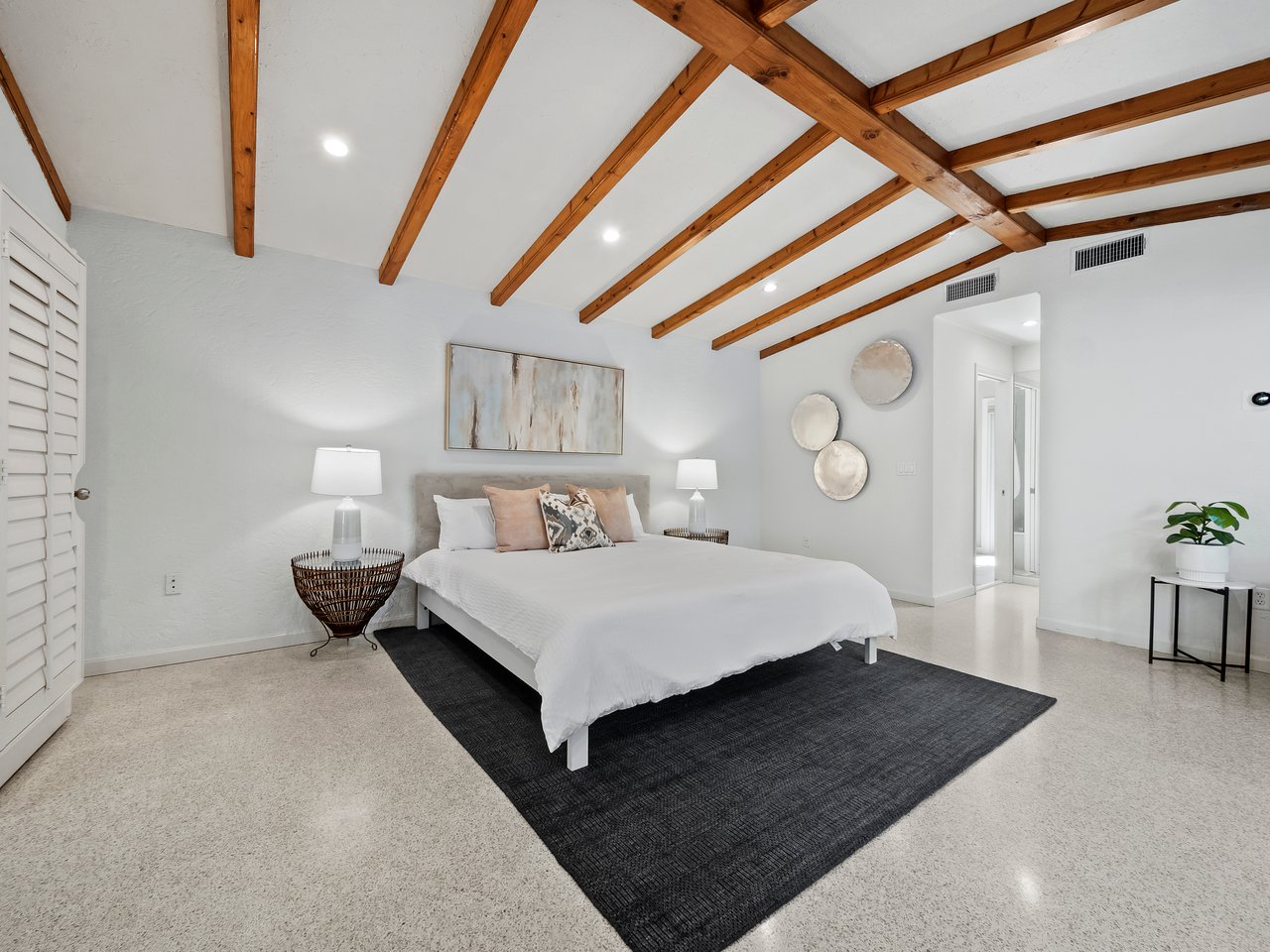 1930 ALTA VISTA ST