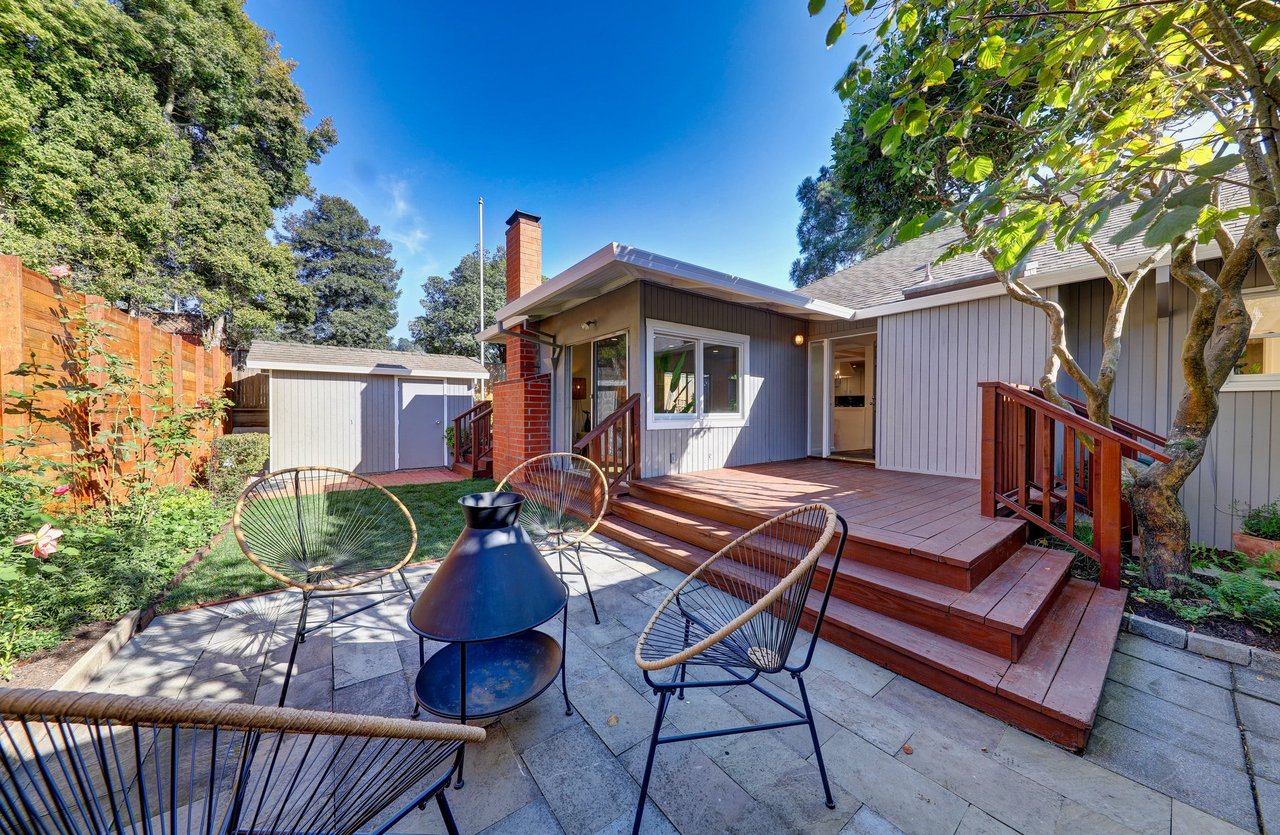 Move in Ready in One of Tiburon's Most Convenient Locations