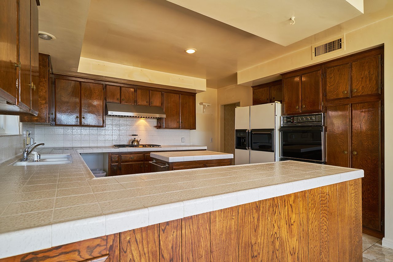  2715 Edwin Pl