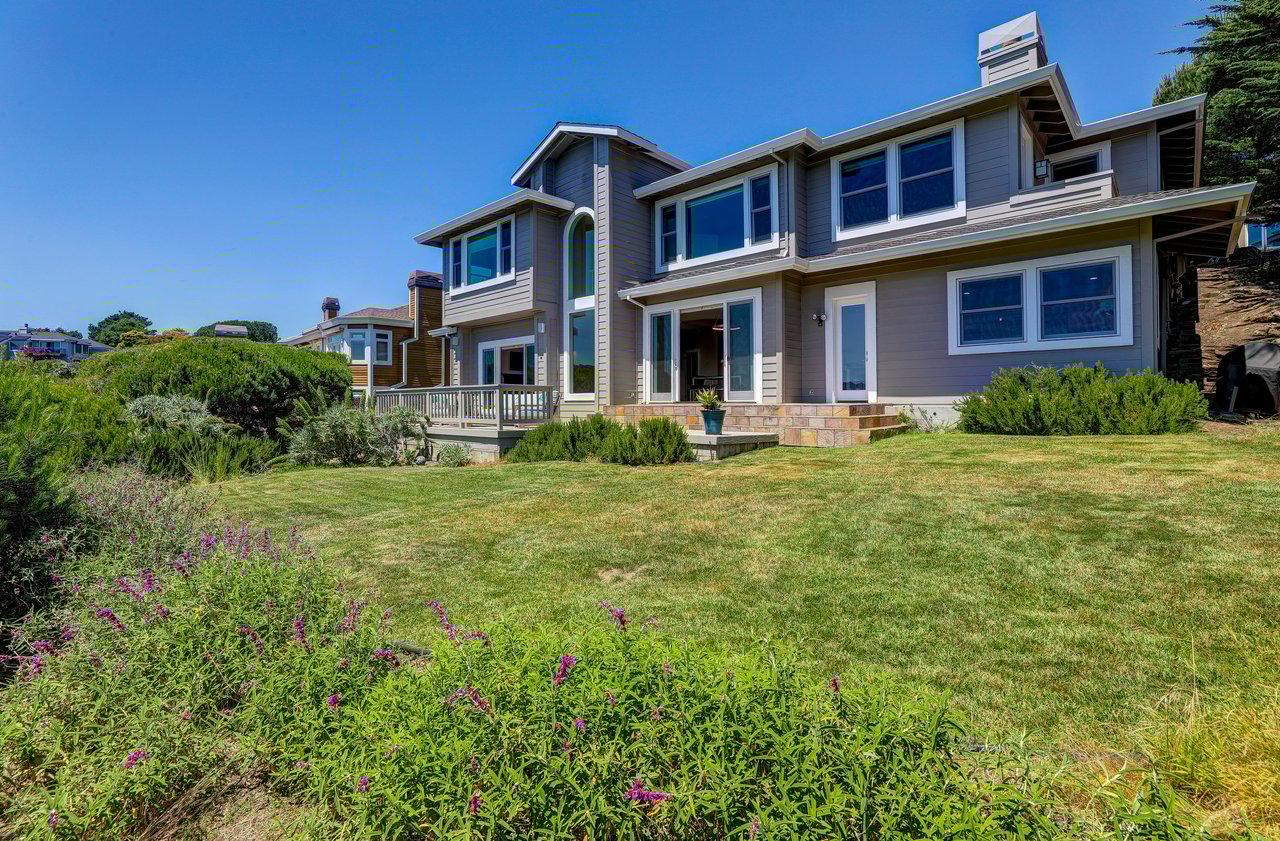 6 Mira Flores Lane