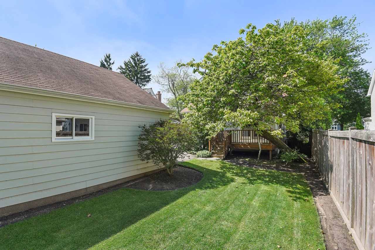 Close-to-Beach and Close-to-Town Living 